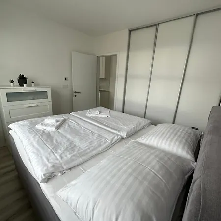 Ein Park With Free Parking Apartament *